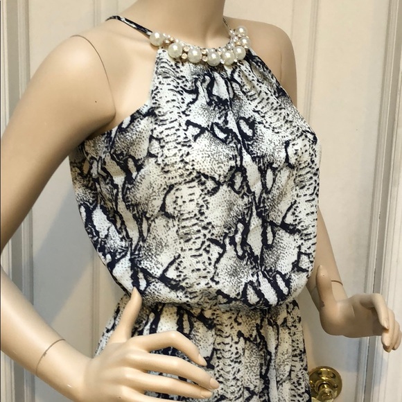 Sleeveless snake print maxi dress. - Picture 6 of 8